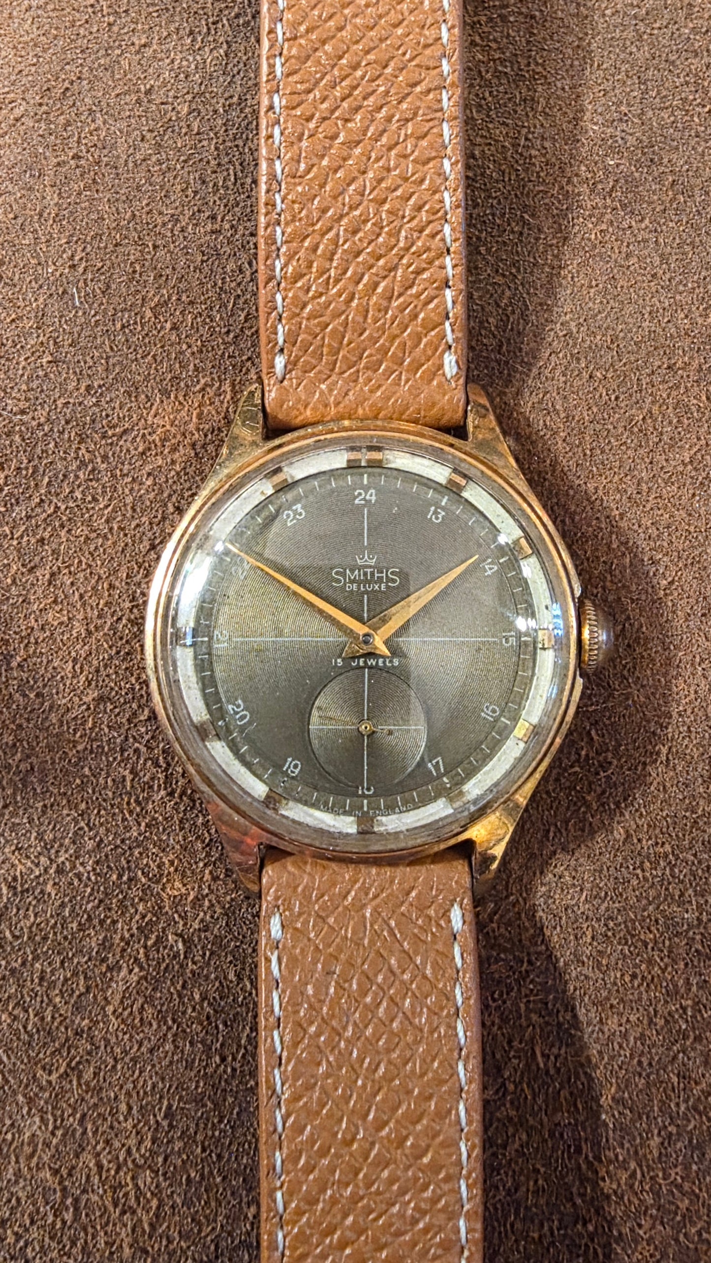 Smiths De Luxe A420 Tropical dial watch from 1956