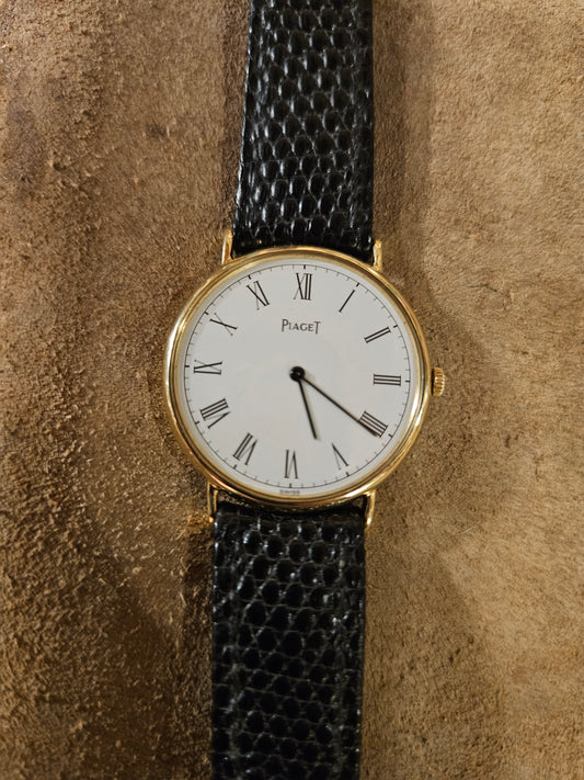 Piaget 8025 18kt Yellow Gold Dress Watch from the 1980s