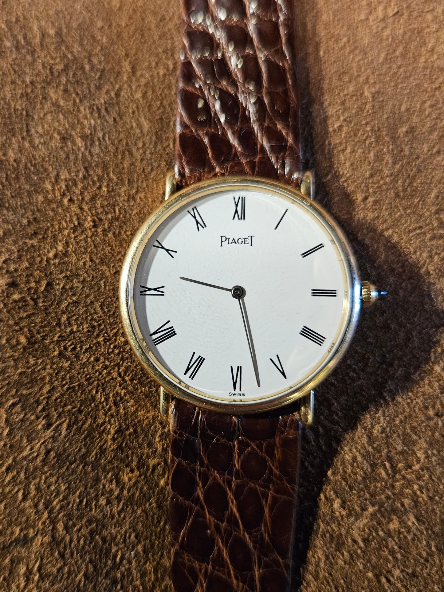 Piaget Dress 9025  watch in 18kt Gold from the 1980s.