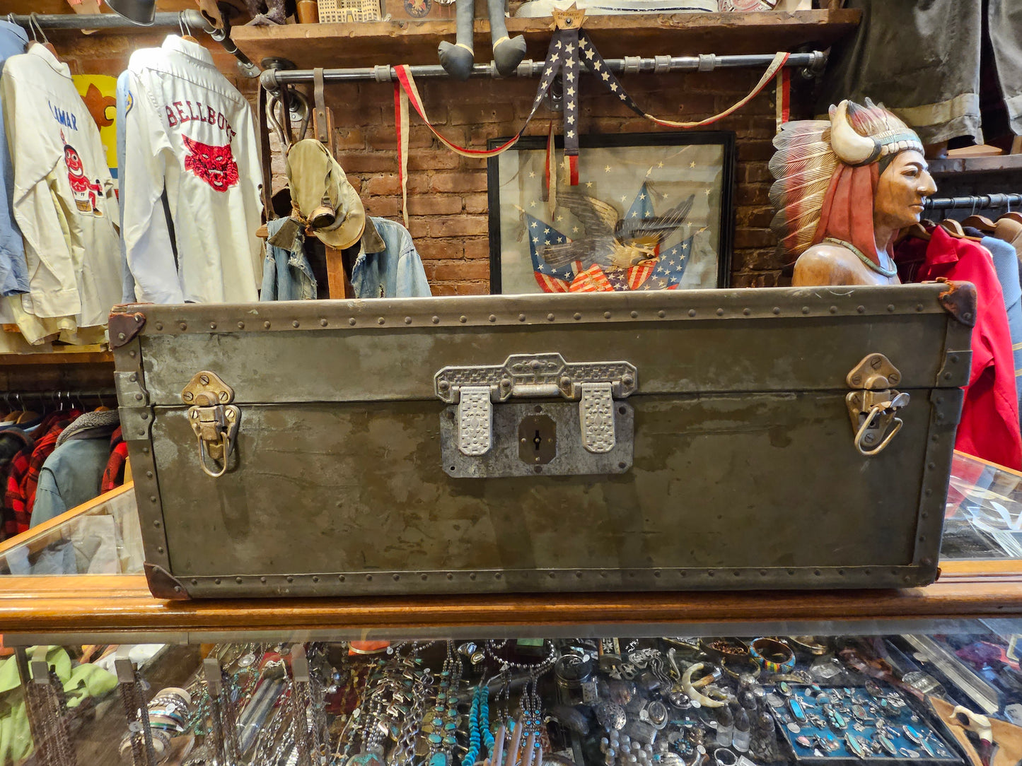 World War 2 trunk