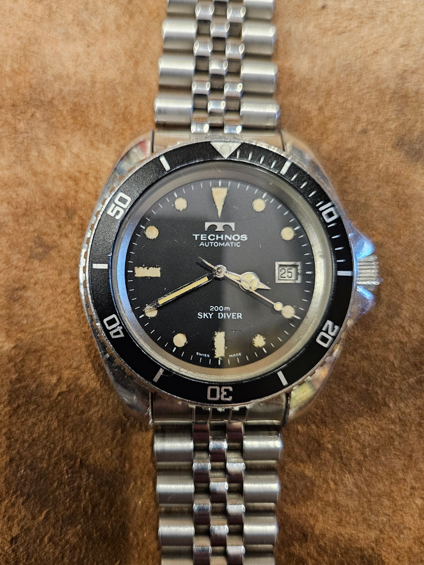 Technos Skydiver 750 009 watch from the 1980s.
